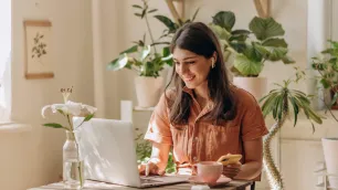 Reframe, Refocus, Recharge: Your Guide to A Positive Remote Work Mentality