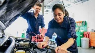 How to become a car mechanic